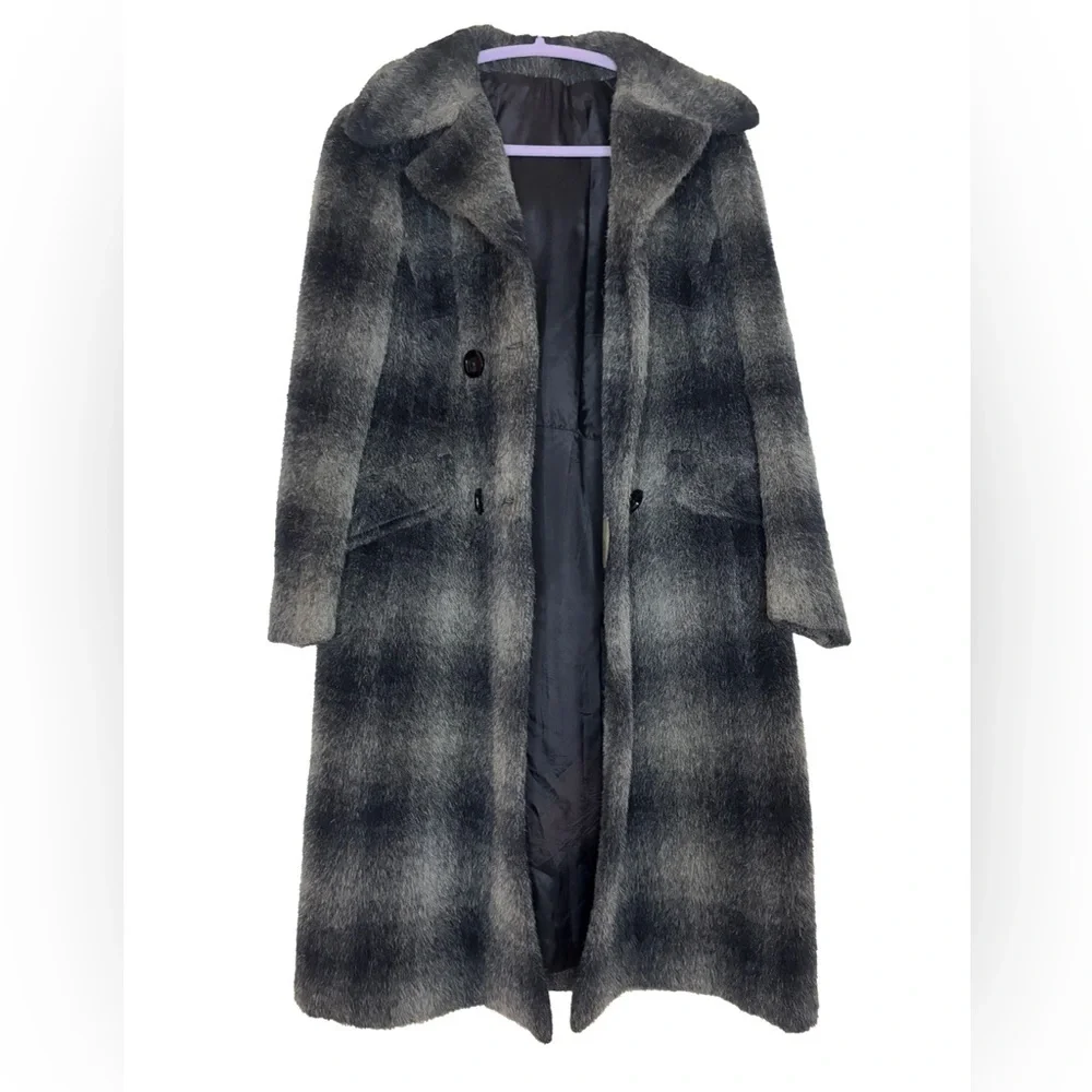 Vintage Dereta London Mohair Plaid Coat – 60s Mod, Old Money Style - Picture 2 of 6